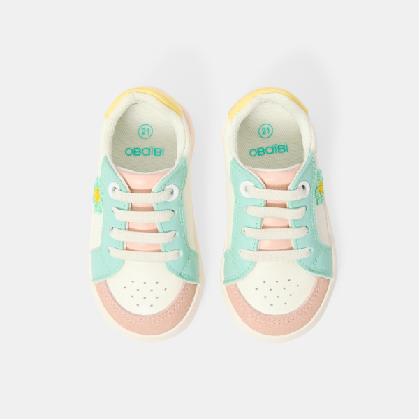 حذاء رياضي ستريت أبيض مطرز بالزهور للبنات الصغيرات